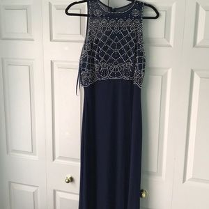 Beautiful formal type floor length dress